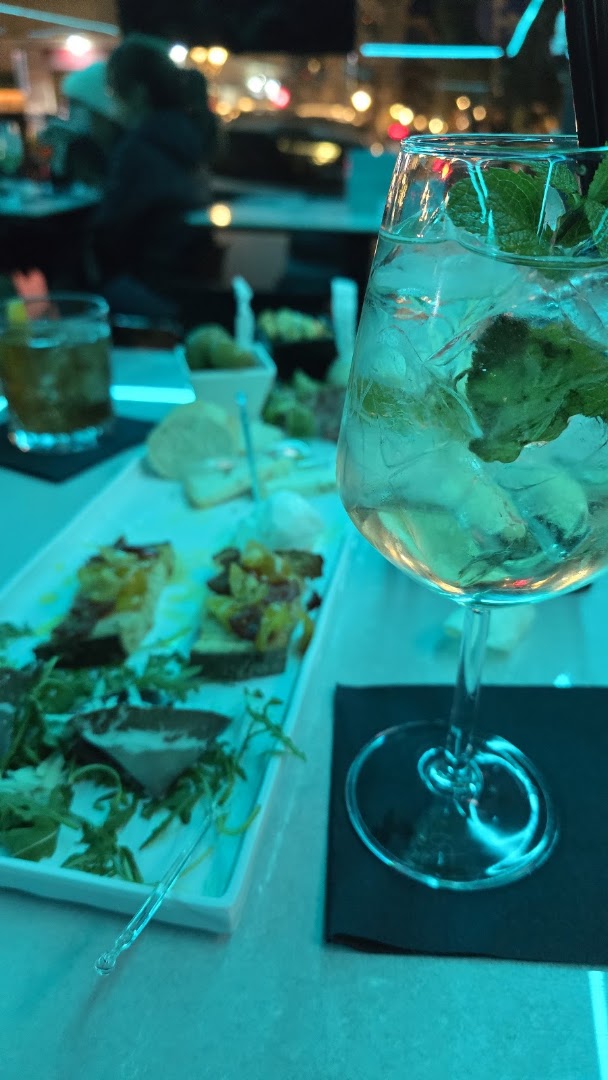 Shabby Wine & Cocktail