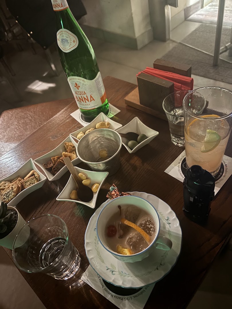 Shaker Club drink and dream