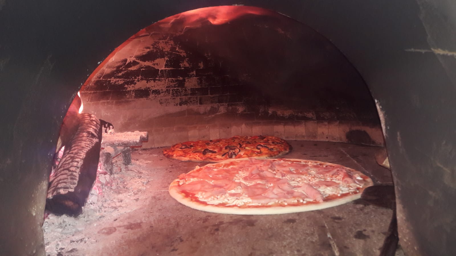 Sharm El Sheikh (Pizzeria & Kebab with wood fired oven)