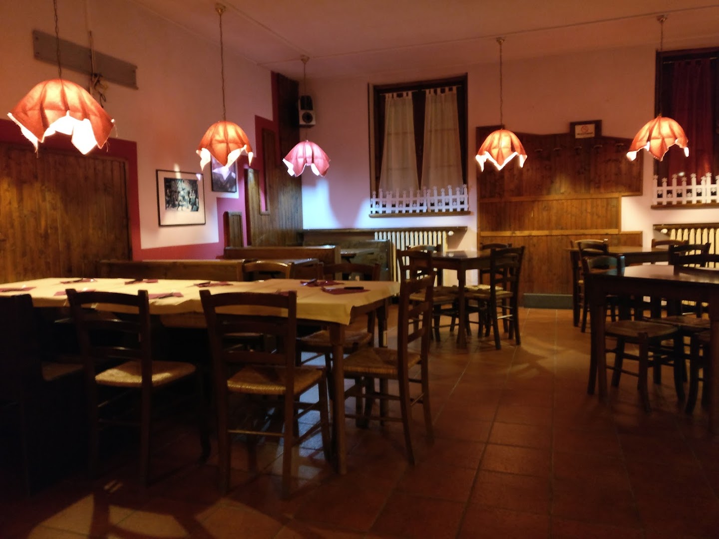 Sherwood Pub, Busca