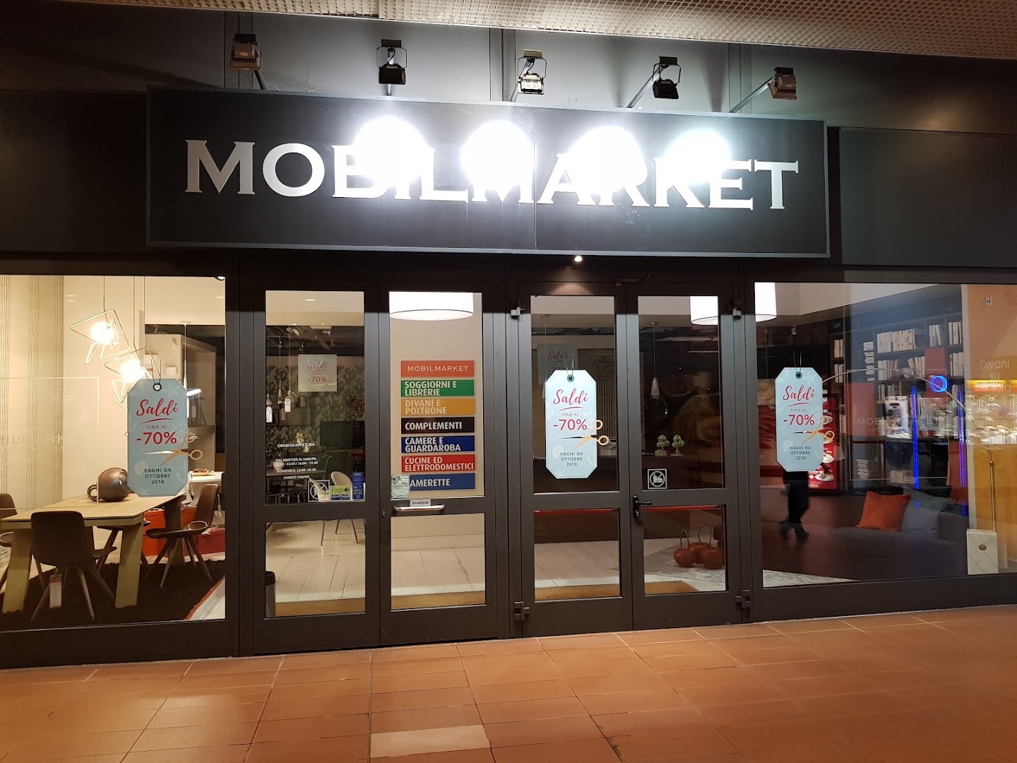 Shopping Center Freeland, Firenze