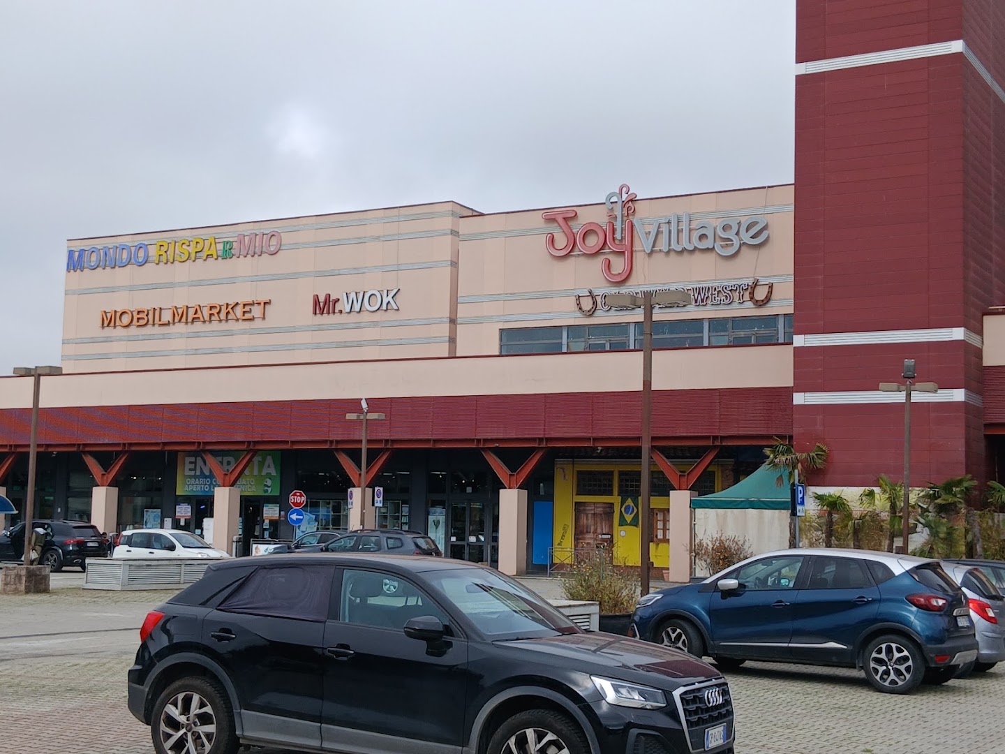Shopping Center Freeland