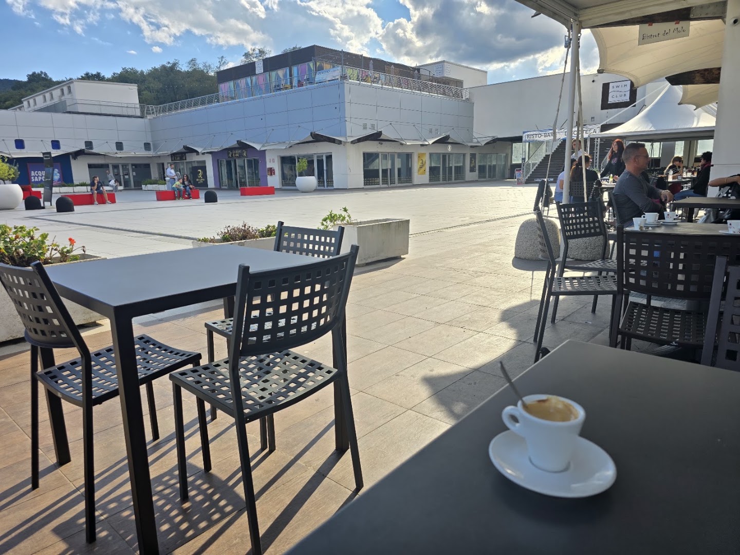 Shopping Center Molo 8.44