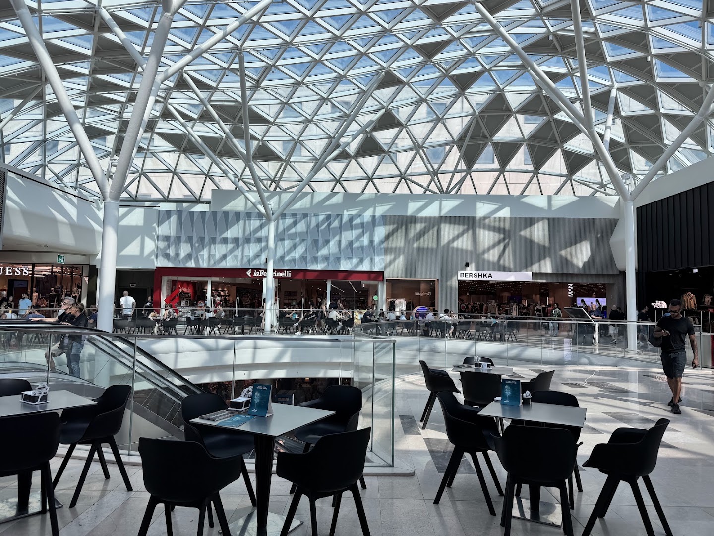 Shopville Le Gru, Grugliasco