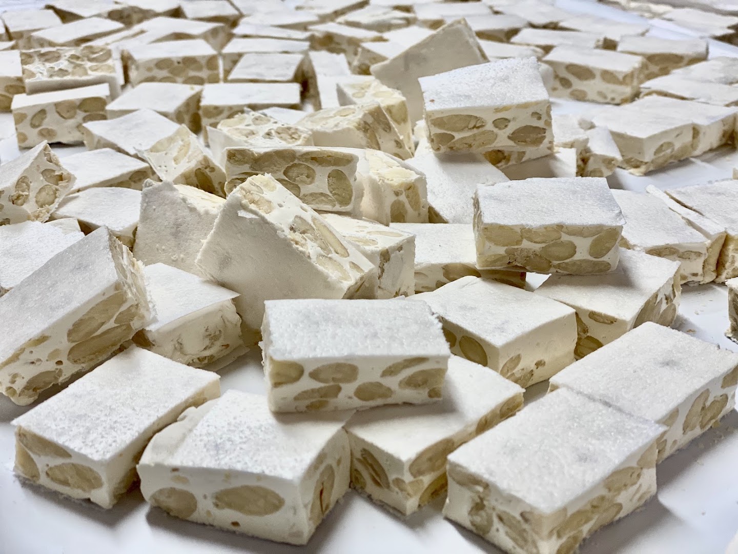 Siclari Torrone Artigianale-Pasticceria-Gelateria-Caffetteria-B&B