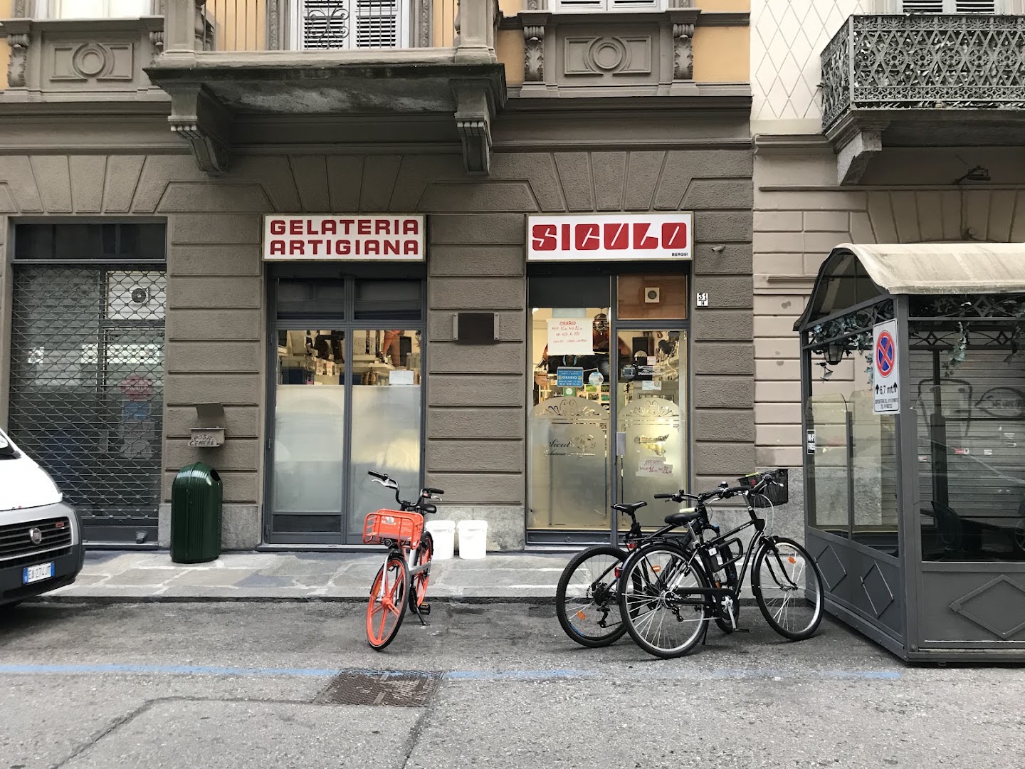 Siculo, Genova