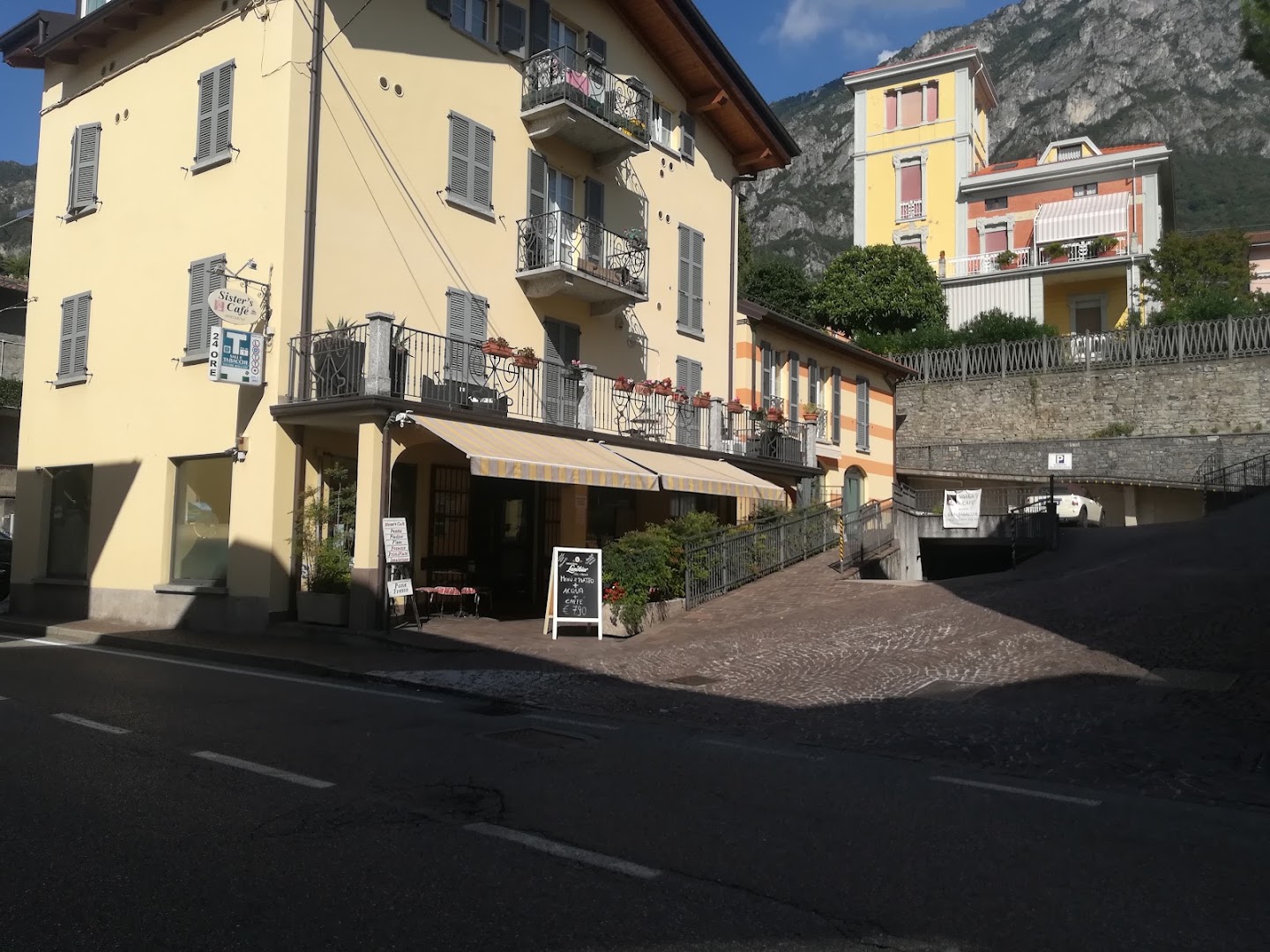 Sisters Cafè, Crema