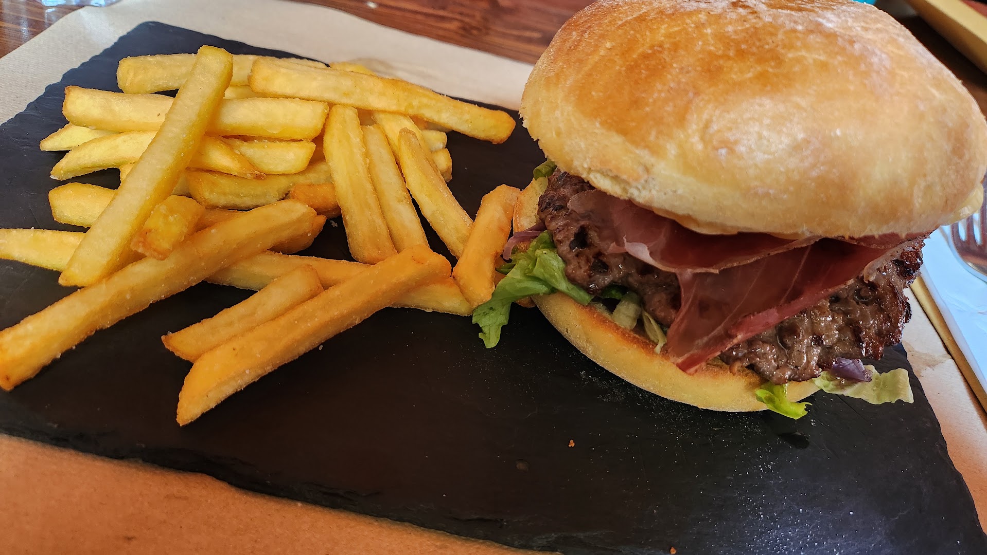 Sisters Pub