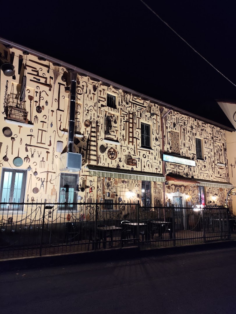 Sisters Pub