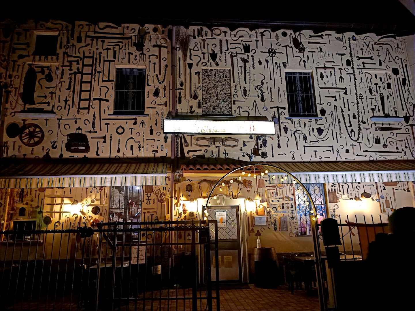 Sisters Pub