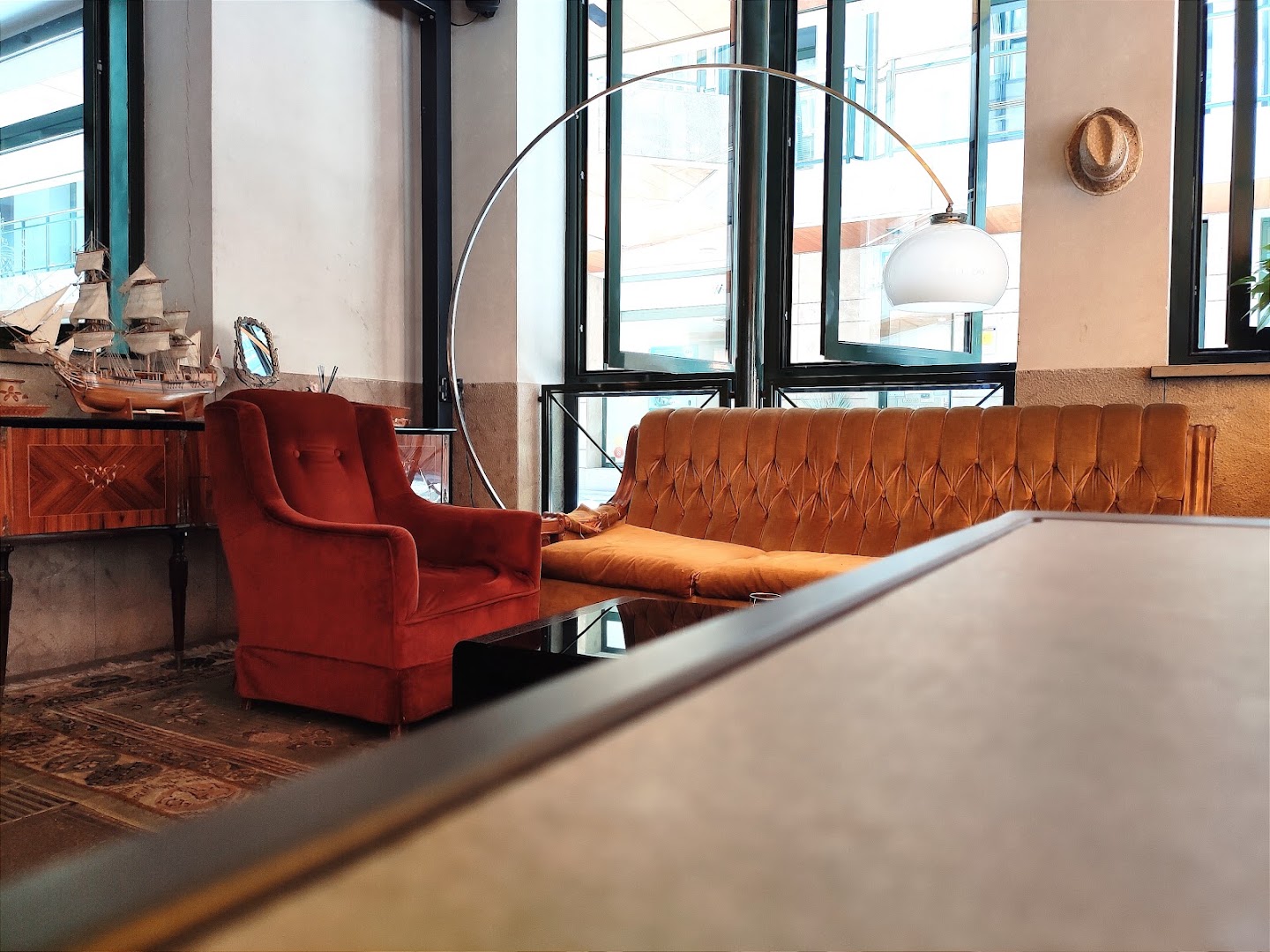 Sivas Magenta Cocktail Bar