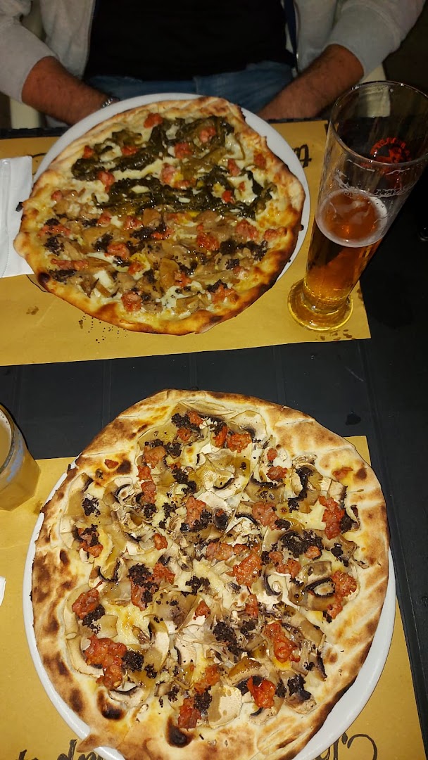 Smilz Pub, Salcito