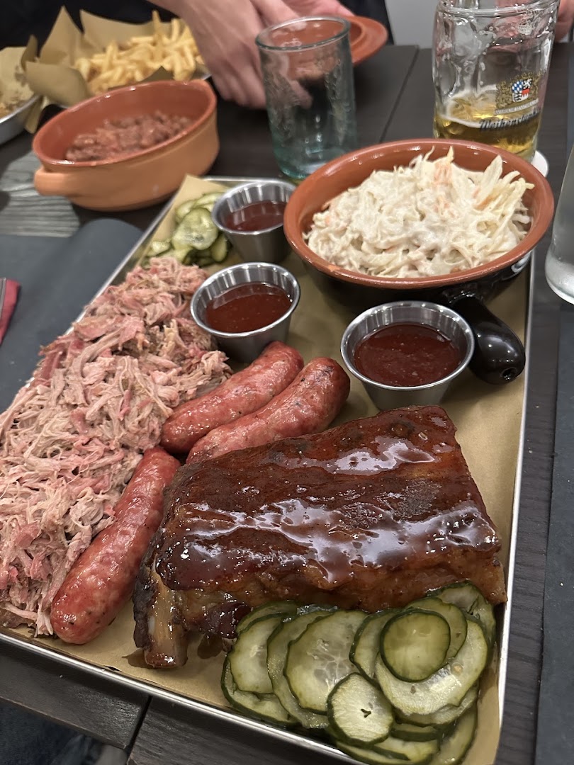 Smonkey Beer & Barbeq