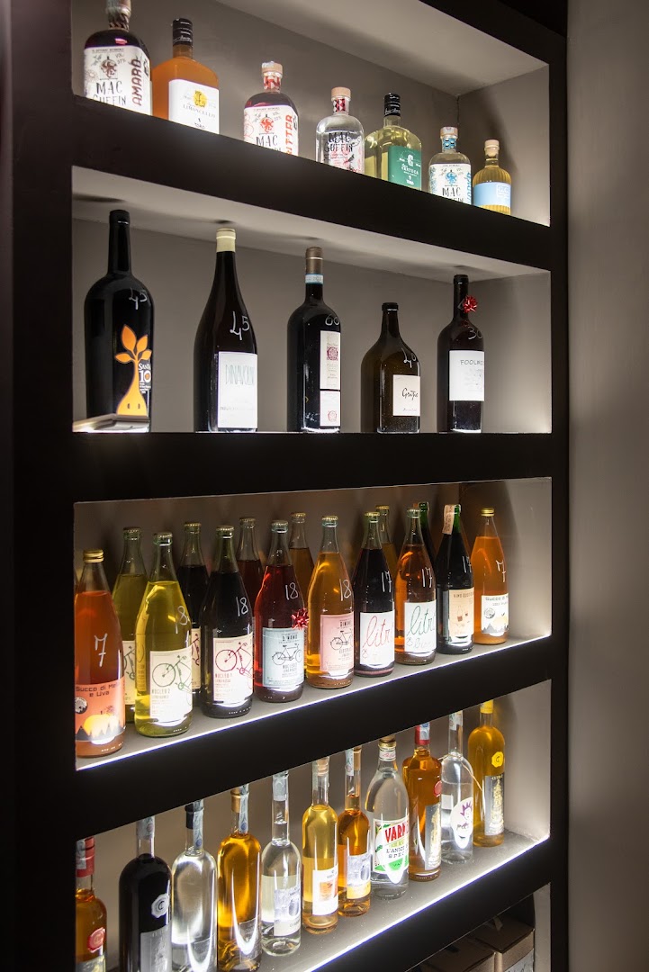 SO2 Distribuzione ed Enoteca (Vini Naturali)