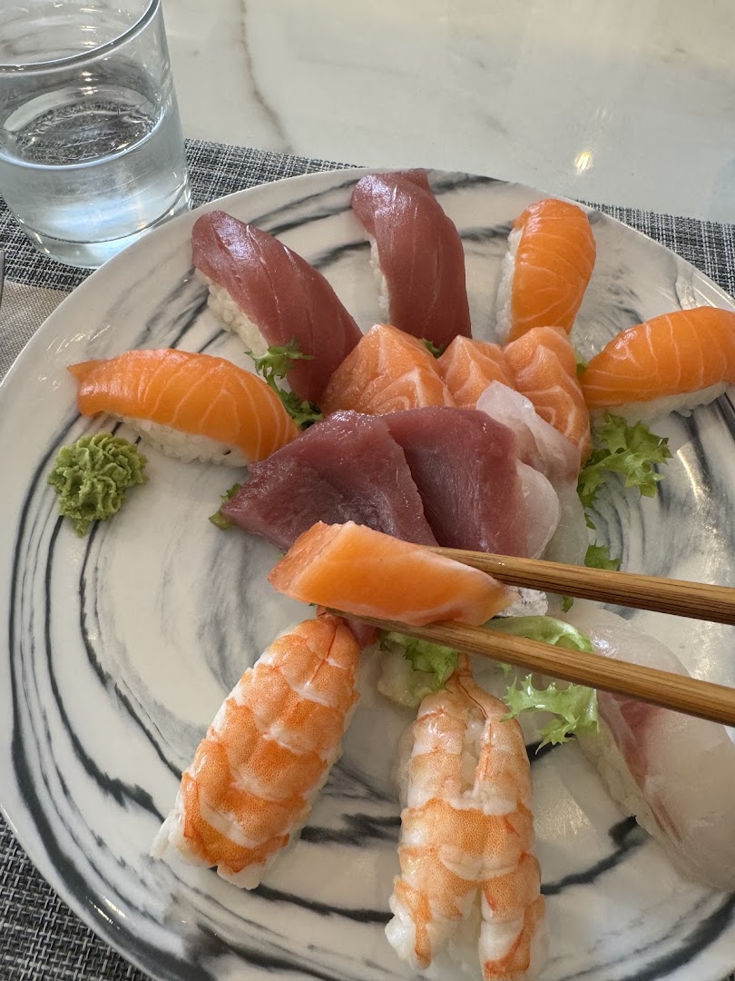 Sono sushi e ravioleria