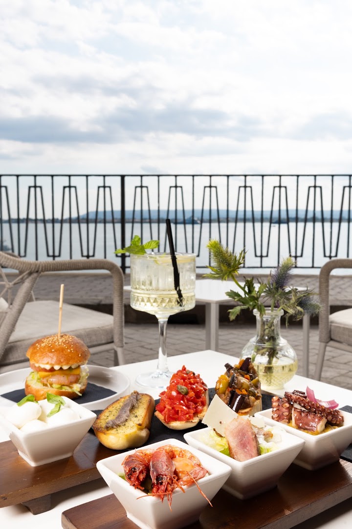 Sorelle a mare Ortigia