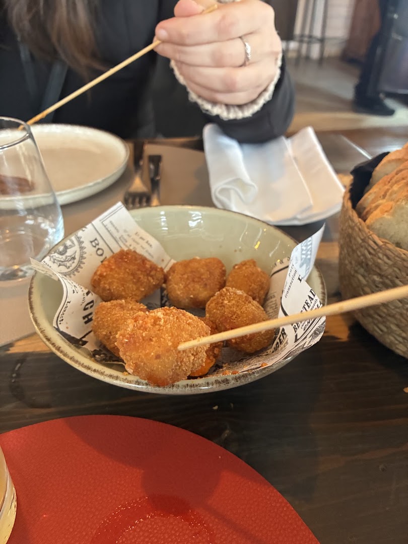 Sotto le spine - cucina e cantine