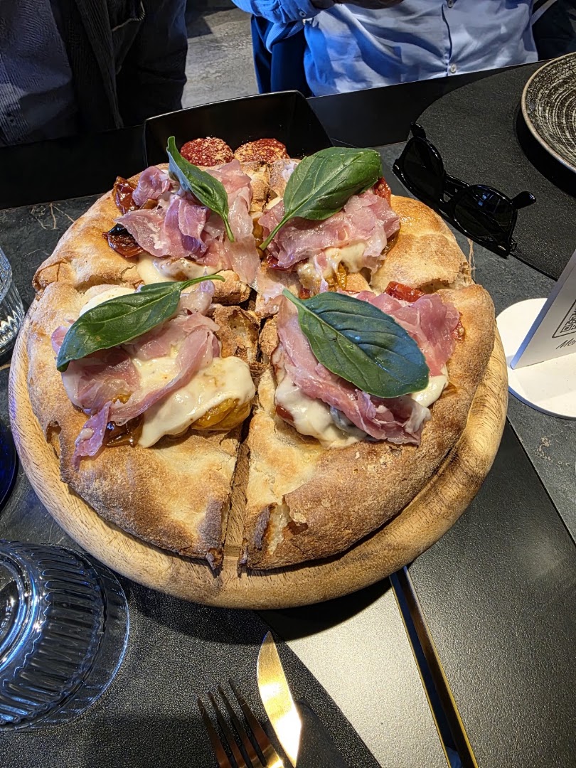 Sotto le Stelle Pizzeria & Metropizza