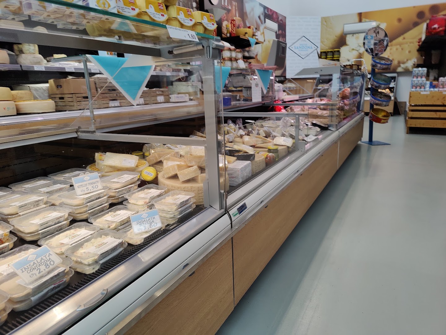 Spaccio Sandona’ Formaggi Salumi Vini