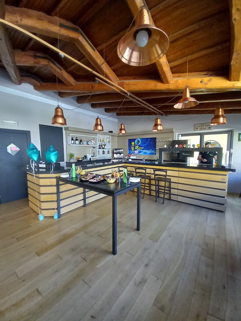 Space PUB, Monchiero