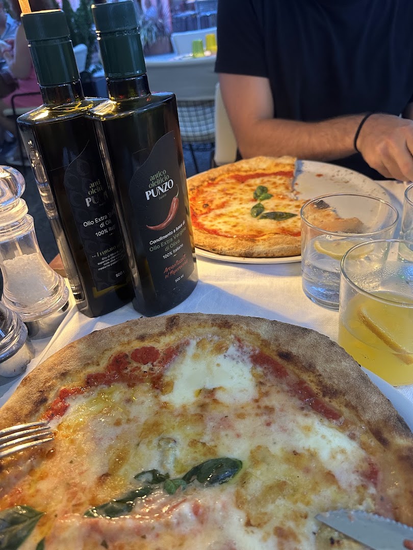 Spaghetti Store, Como