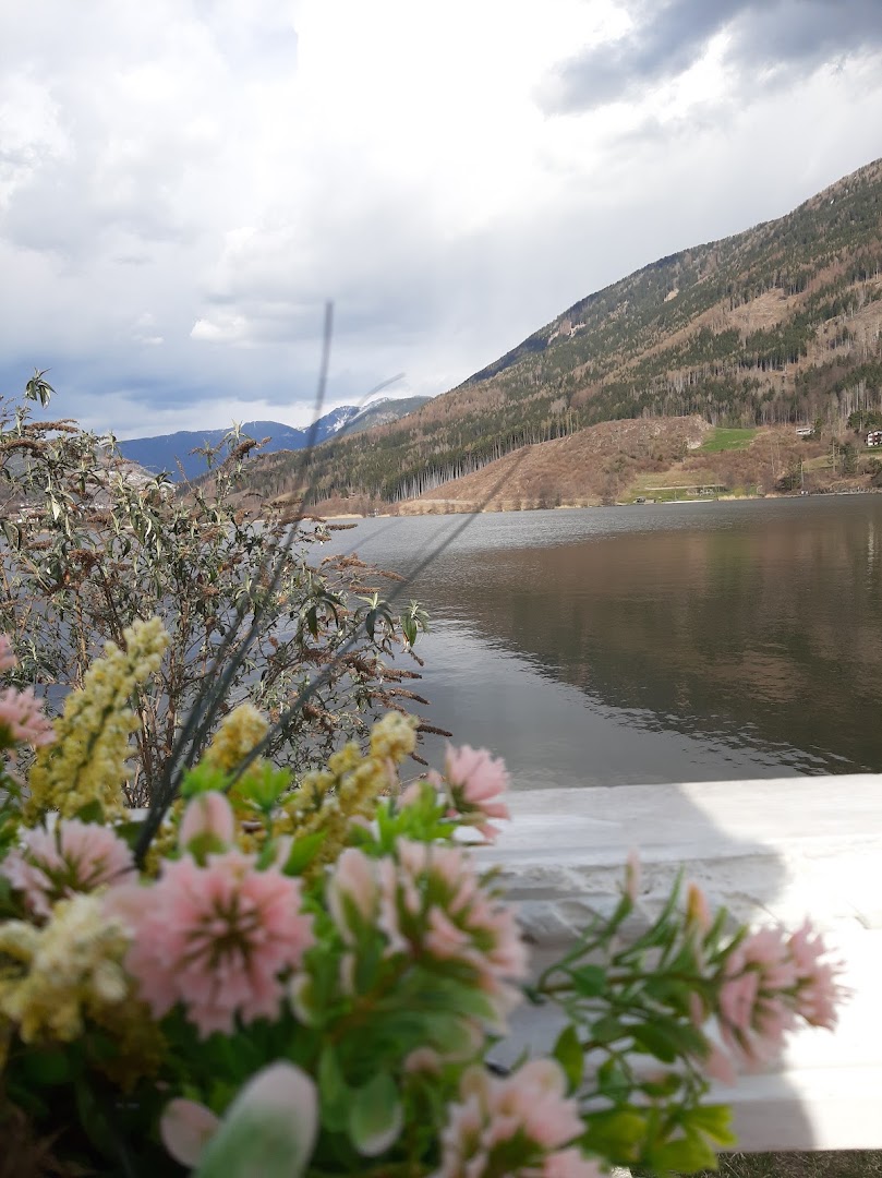 Spiaggetta sul lago Serraia