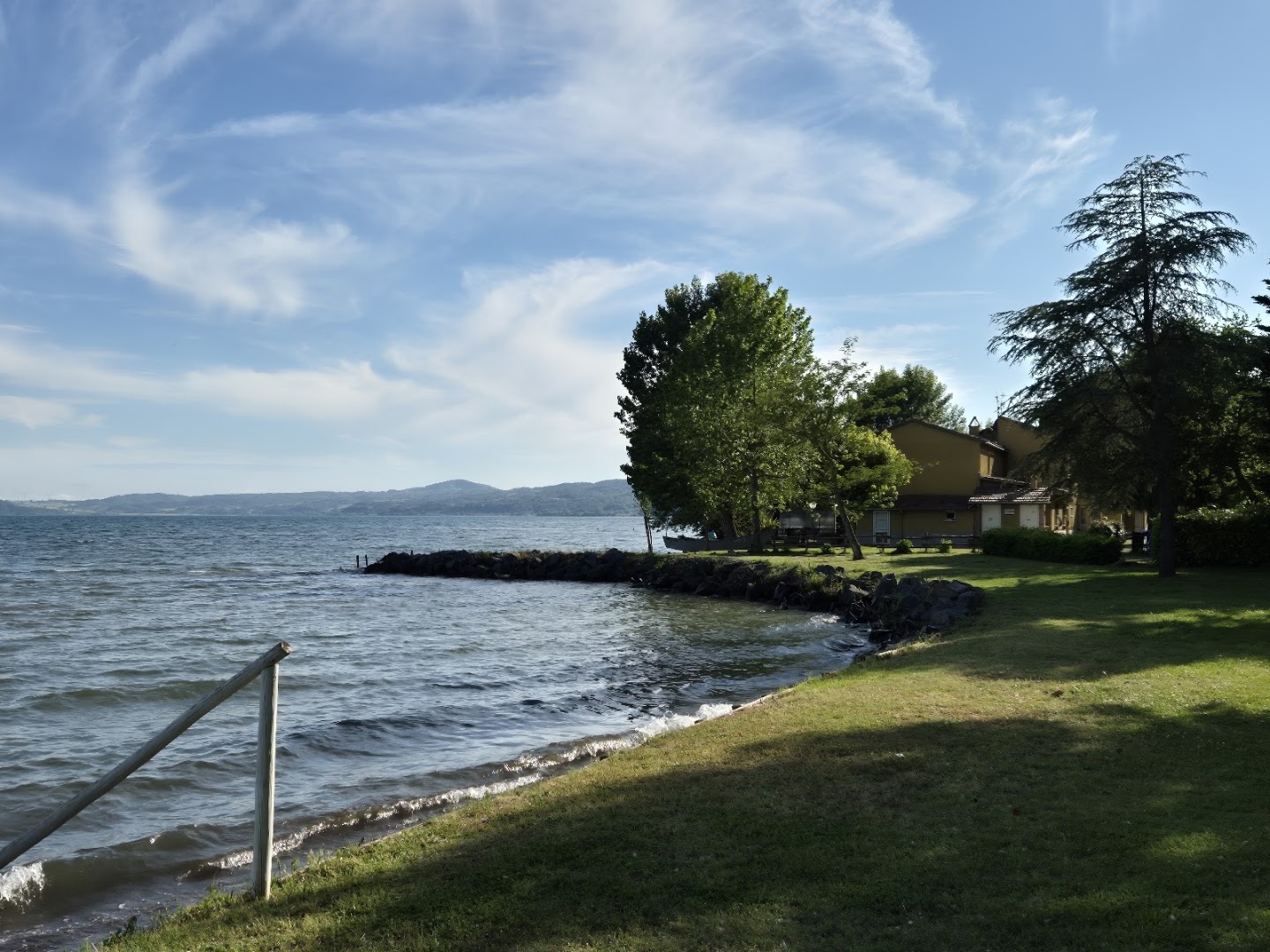 Spiaggia di San Lorenzo Nuovo lago di Bolsena
