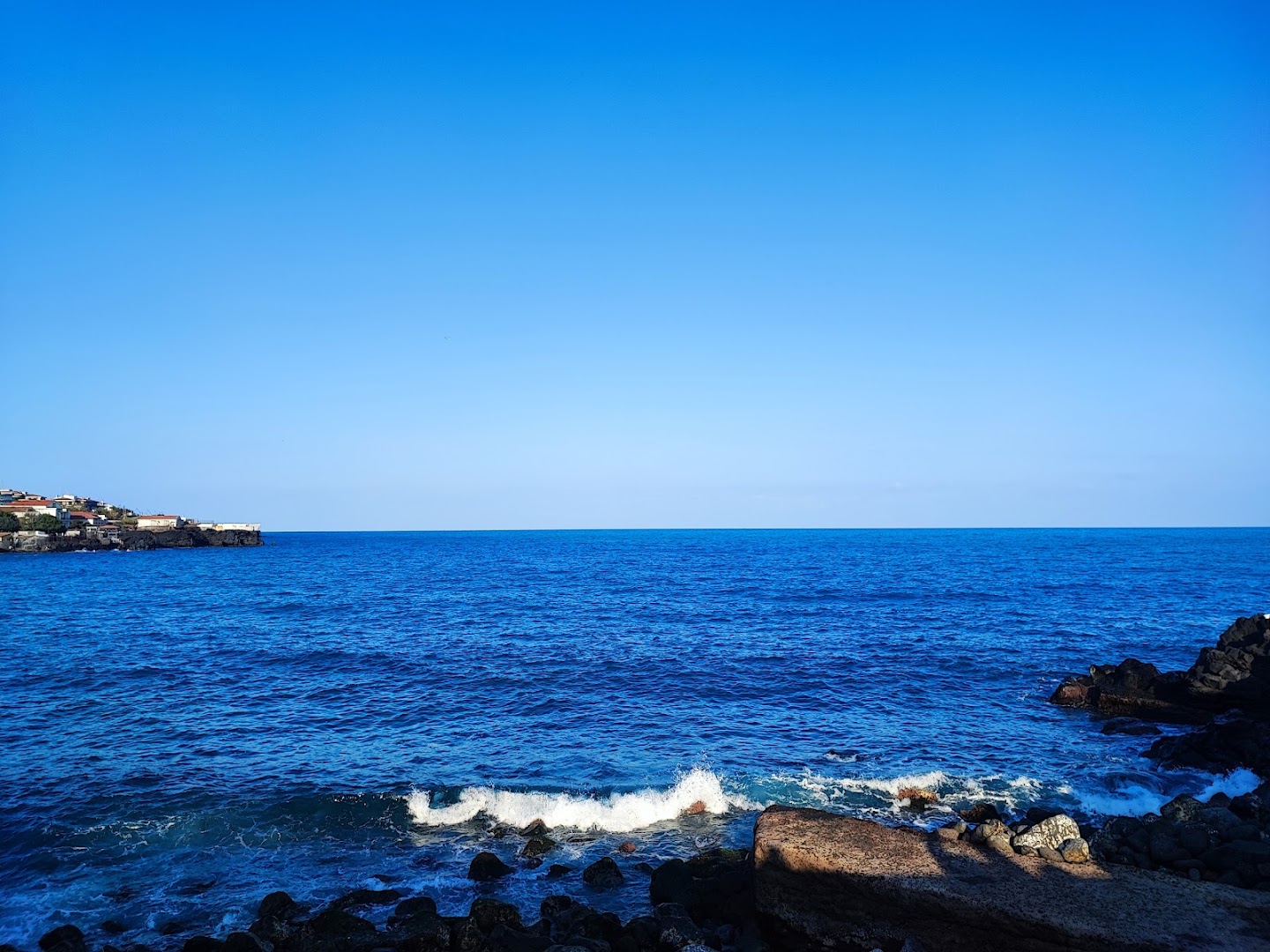 Spiaggia vulcanica "San Giovanni Li Cuti"