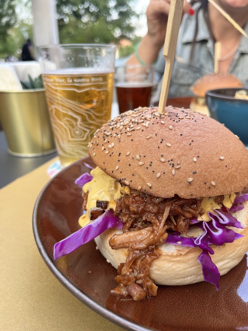 SQUARE - Seasonal Burger & Craft Beer