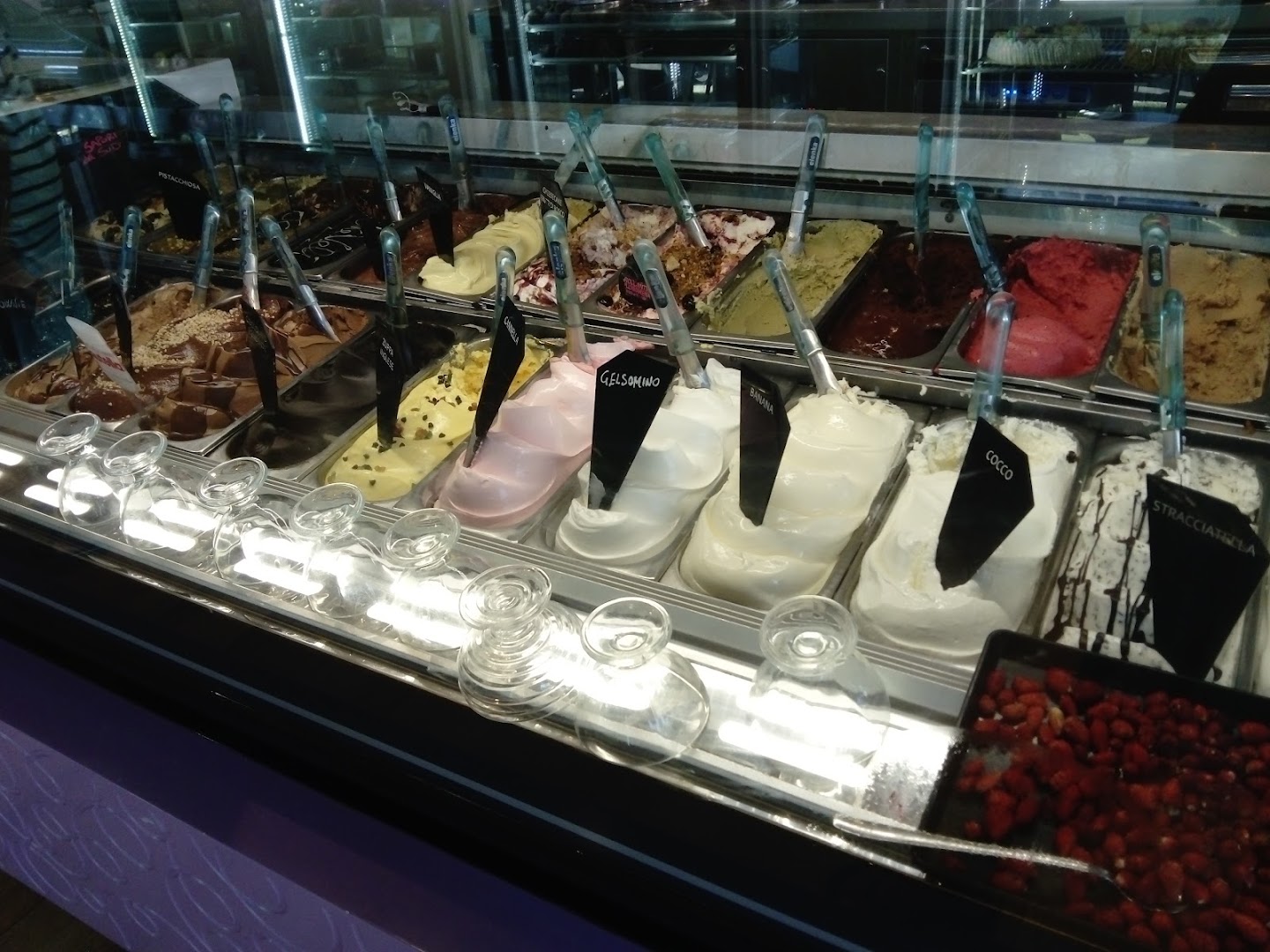 Stancampiano ~ Bar-salotto - Cibo - Gelateria - Pasticceria