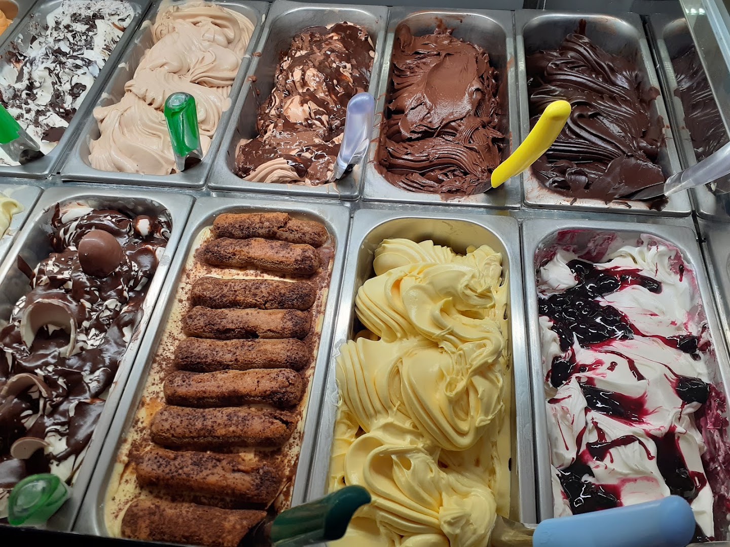 Stargate Gelateria Pasticcieria
