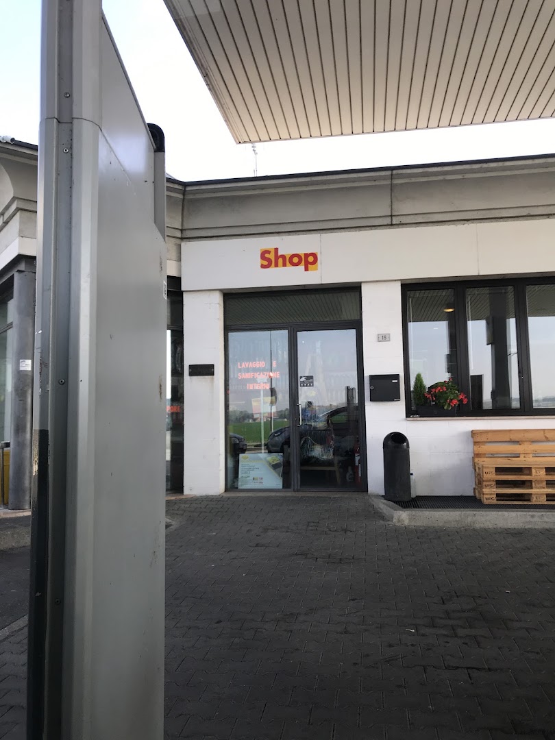 Stazione di servizio (Agip-Eni)