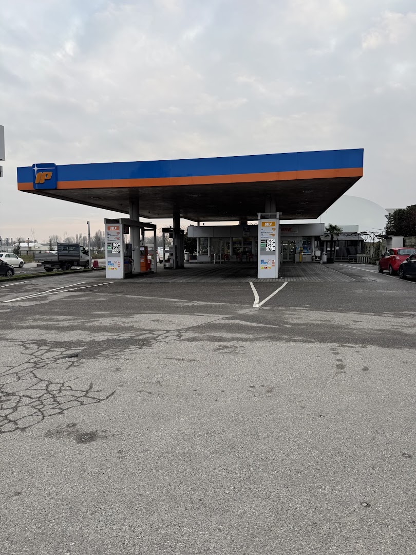 Stazione di servizio IP - Bar Tabacchi (Noviglio)