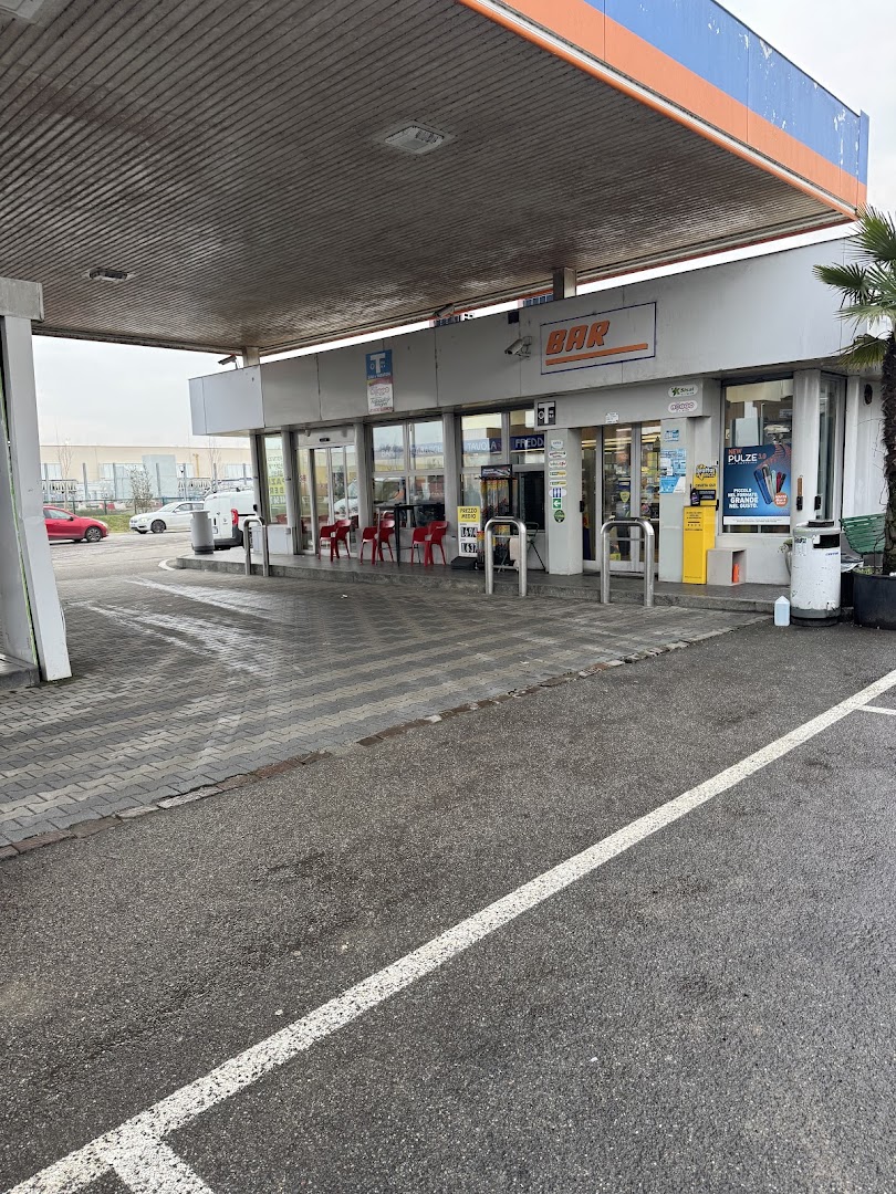 Stazione di servizio IP - Bar Tabacchi (Noviglio)