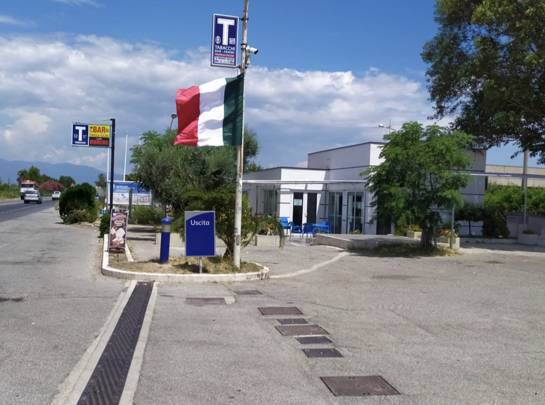 Stazione Di Servizio Q8 Di Baffa Cosmo E C