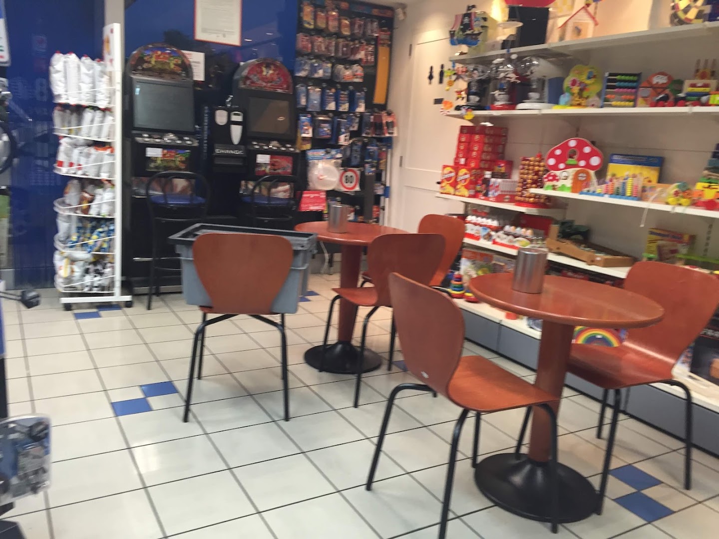 Stazione di servizio Q8 Giave ovest