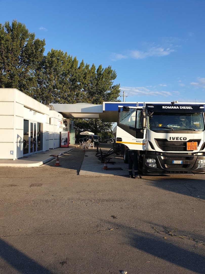 Stazione di servizio (Q8)