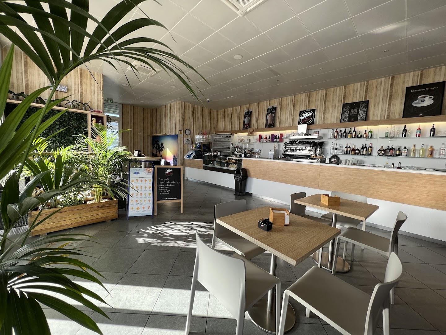 STAZIONE IP Bar-Tabacchi & Tavola Calda