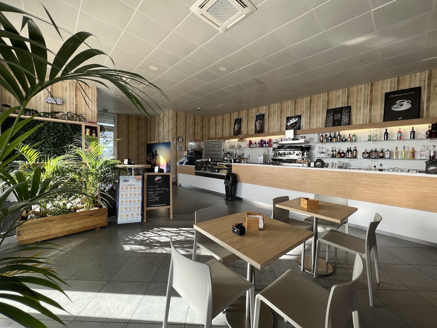 STAZIONE IP Bar-Tabacchi & Tavola Calda