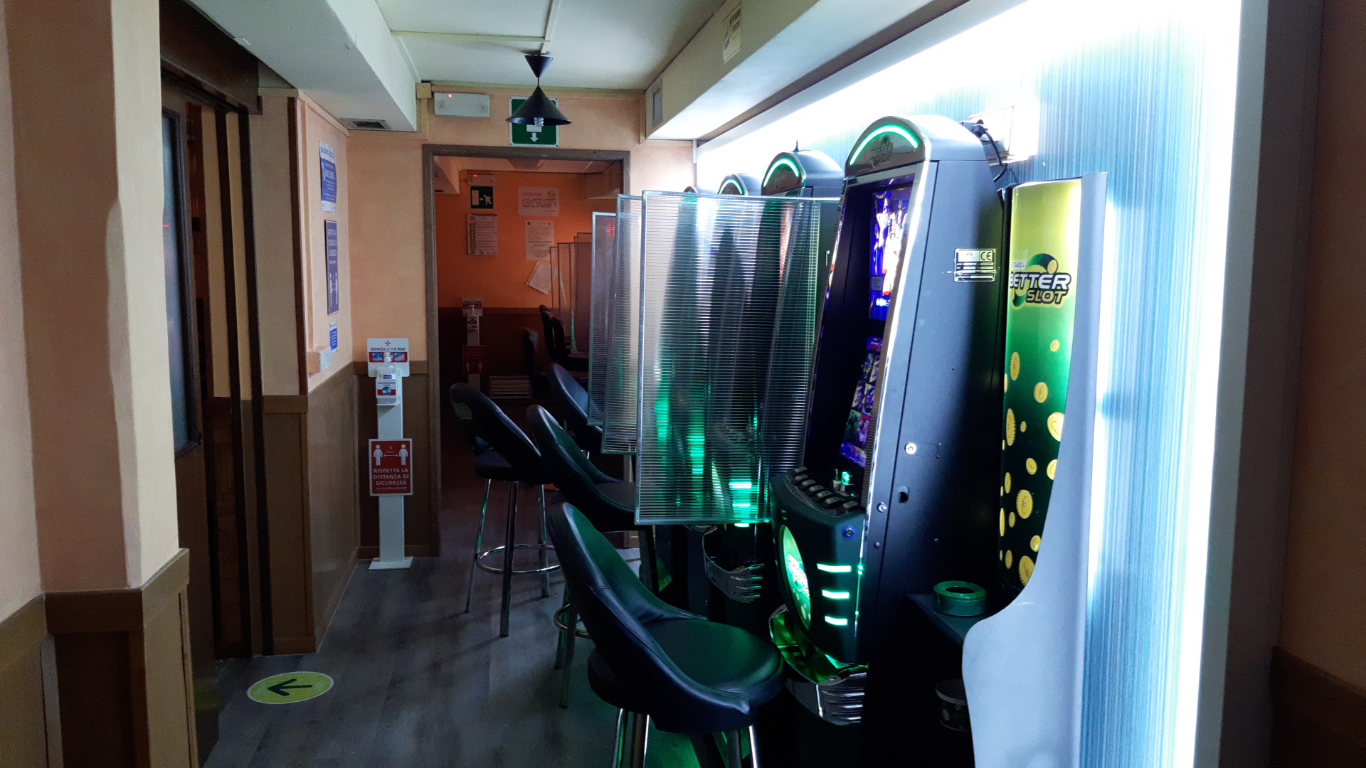 STECCA HOUSE (BAR-SALA GIOCHI)