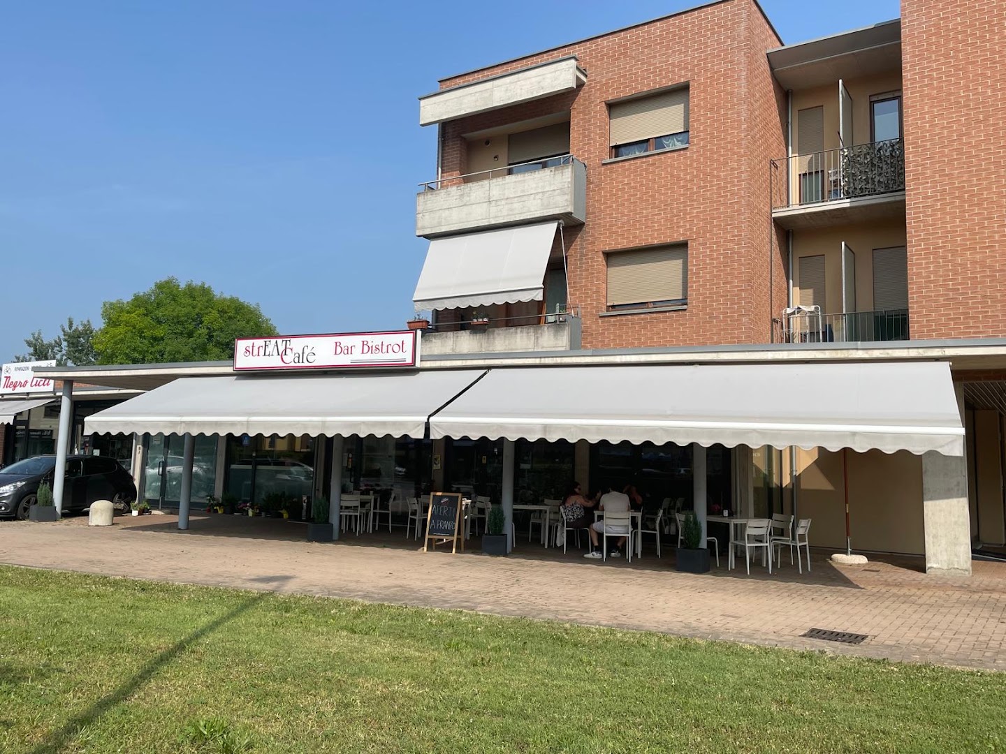 strEAT Cafè Bar & Bistrot, Guarene
