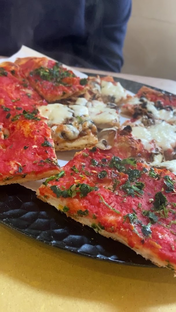 Striscia La Pizza, Roma