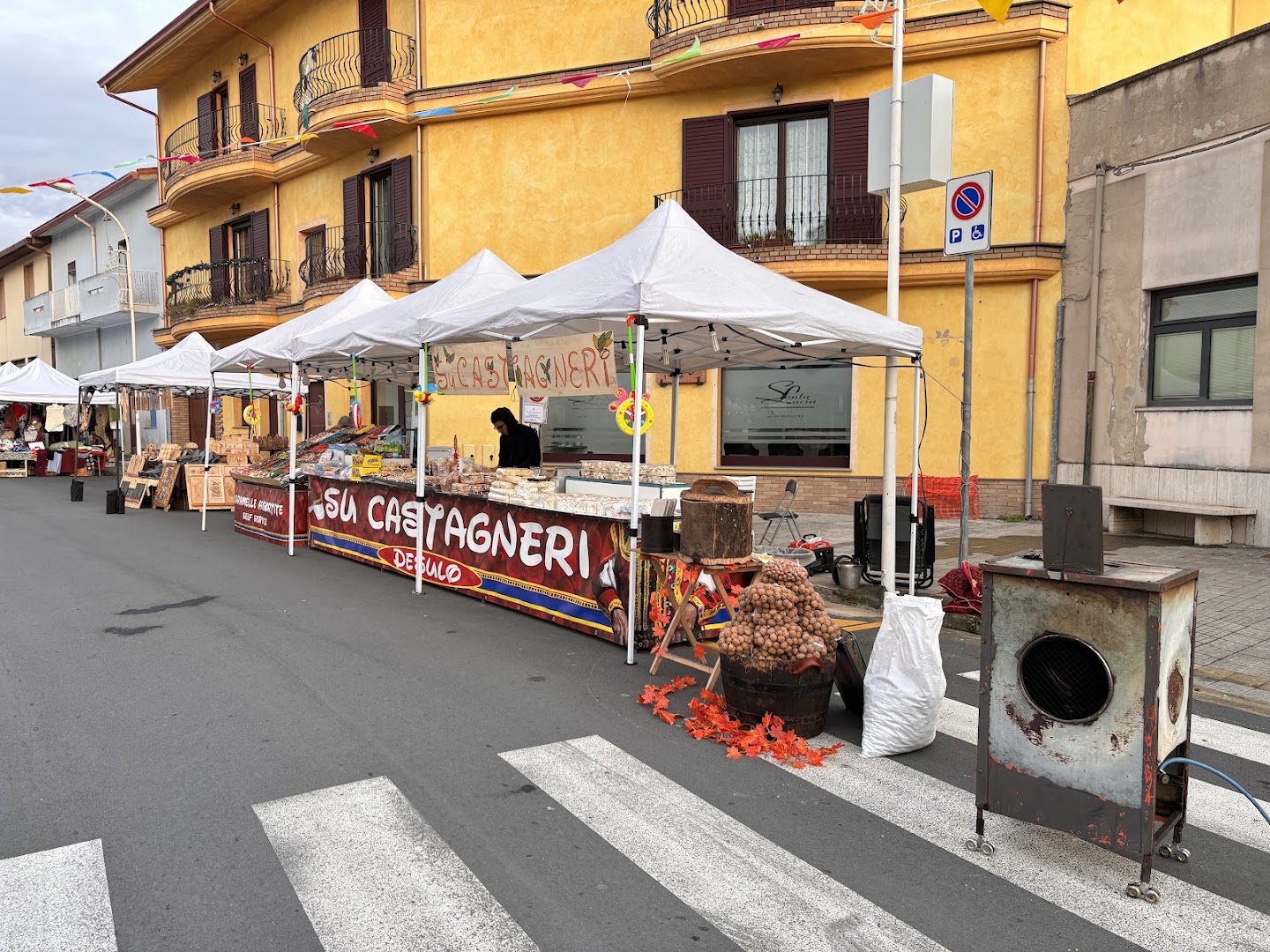 Su Castagneri, torrone, dolciumi e frutta secca