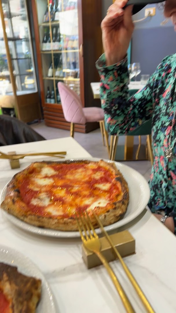 Sua Maestà La Pizza