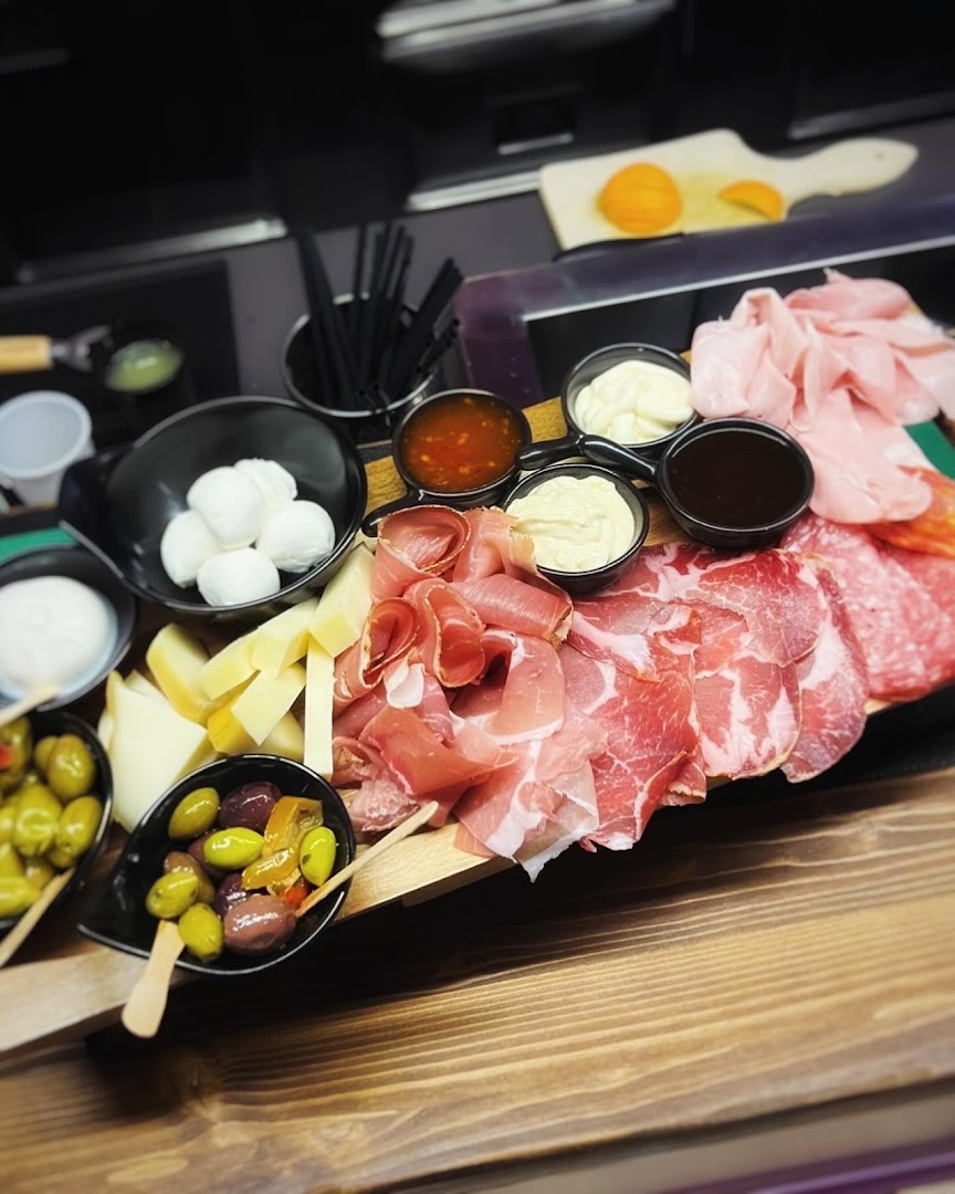 Suerte Food&Drink, Sava