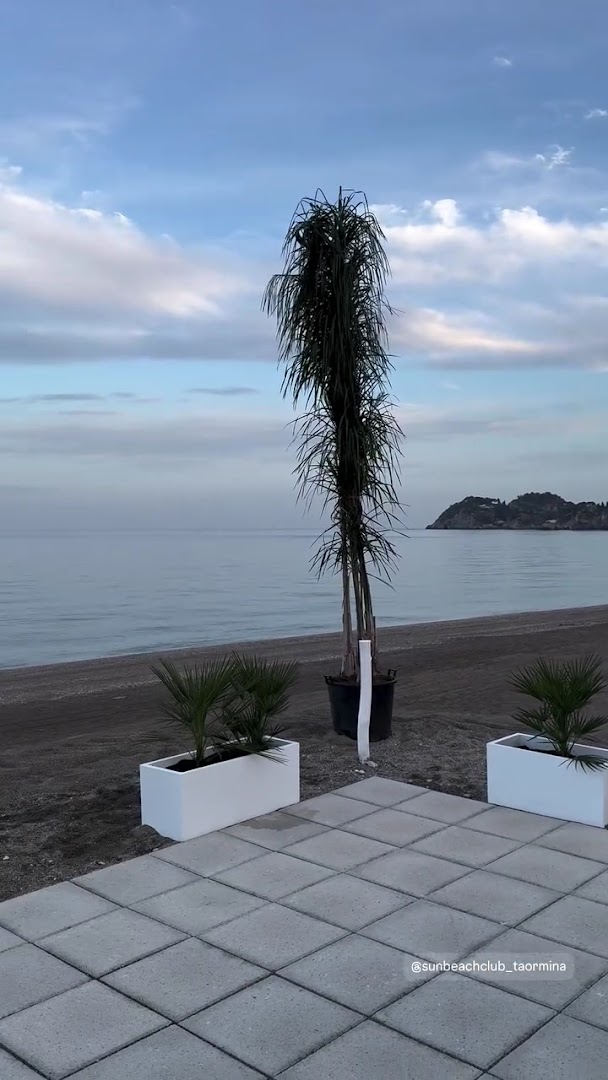 Sun beach club Taormina