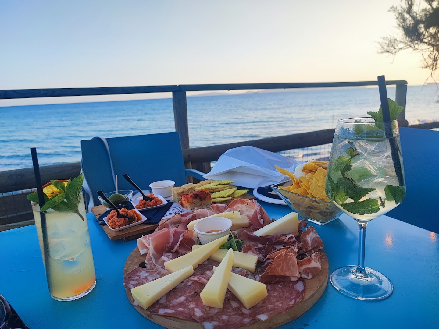 Sunny Hill Bar