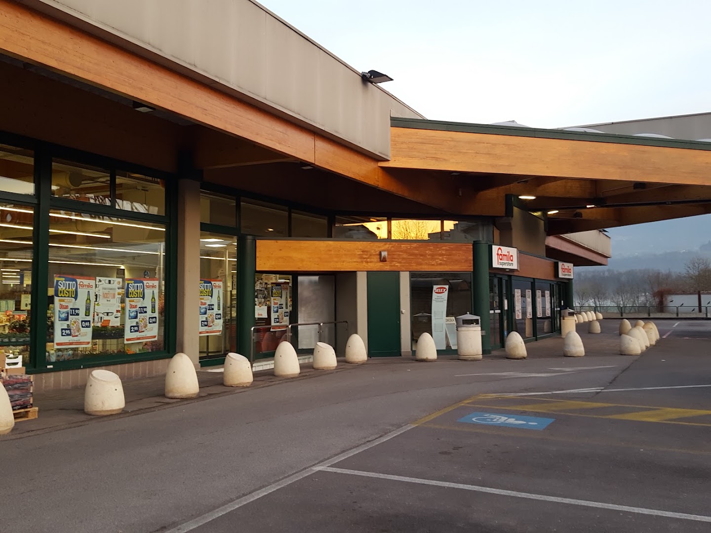 Supermercato Famila Superstore Feltre - Pasquer