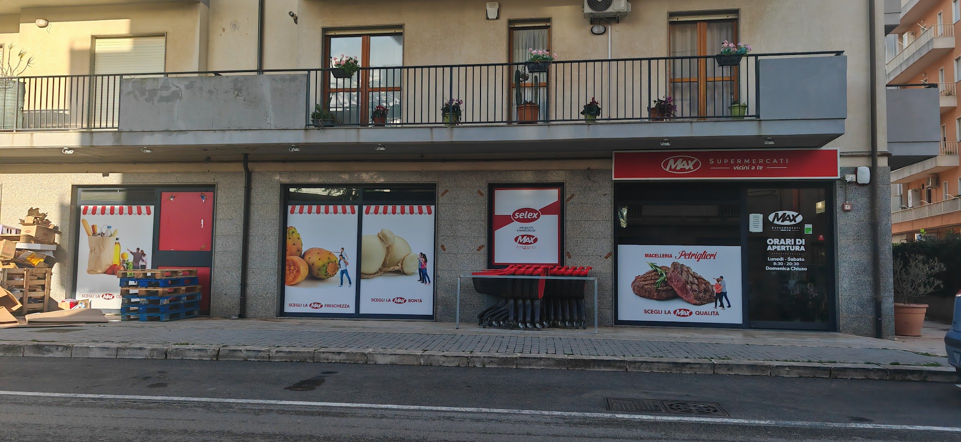 Supermercato MAX e Petriglieri Market
