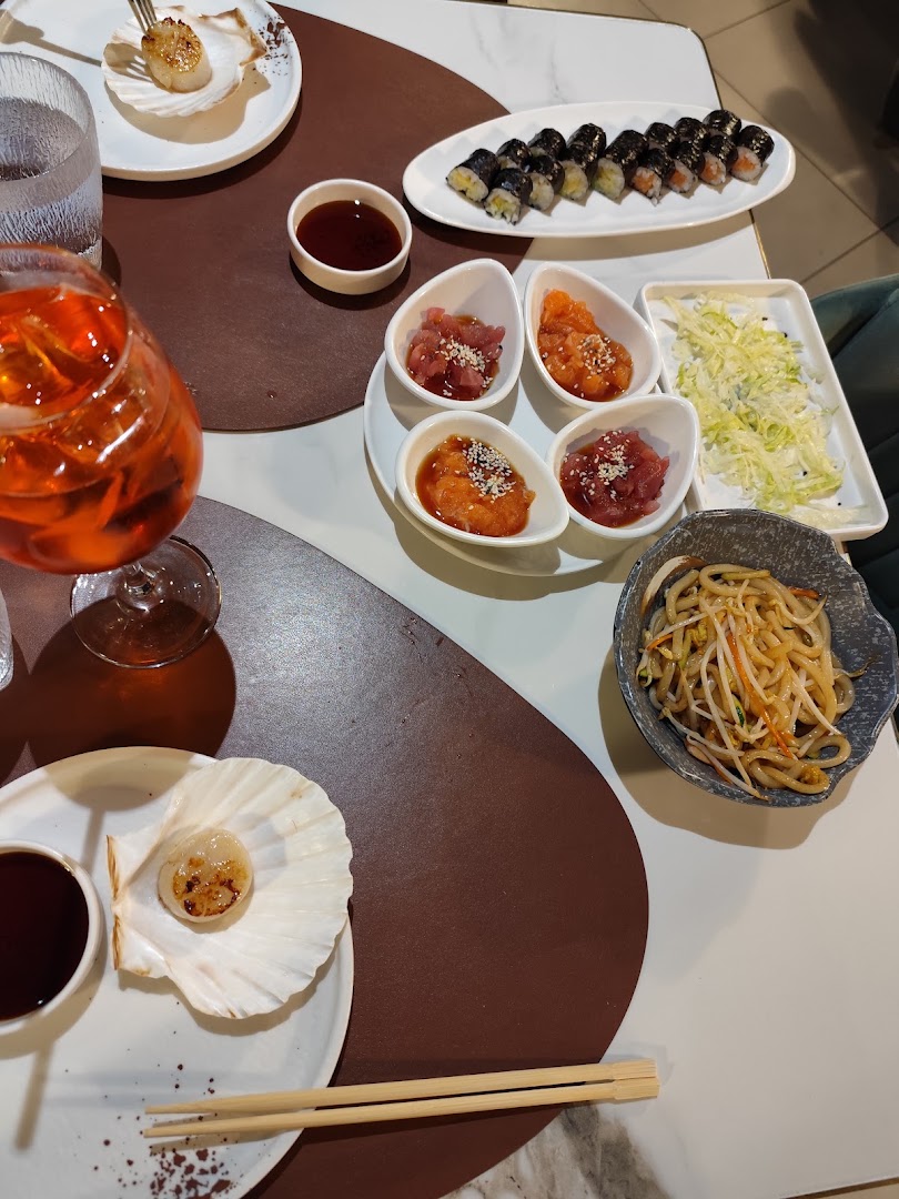 SUSHI WORLD